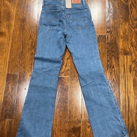 Levi's Light & Mid Blue Flare Jeans - Women's - Picture 3 of 5